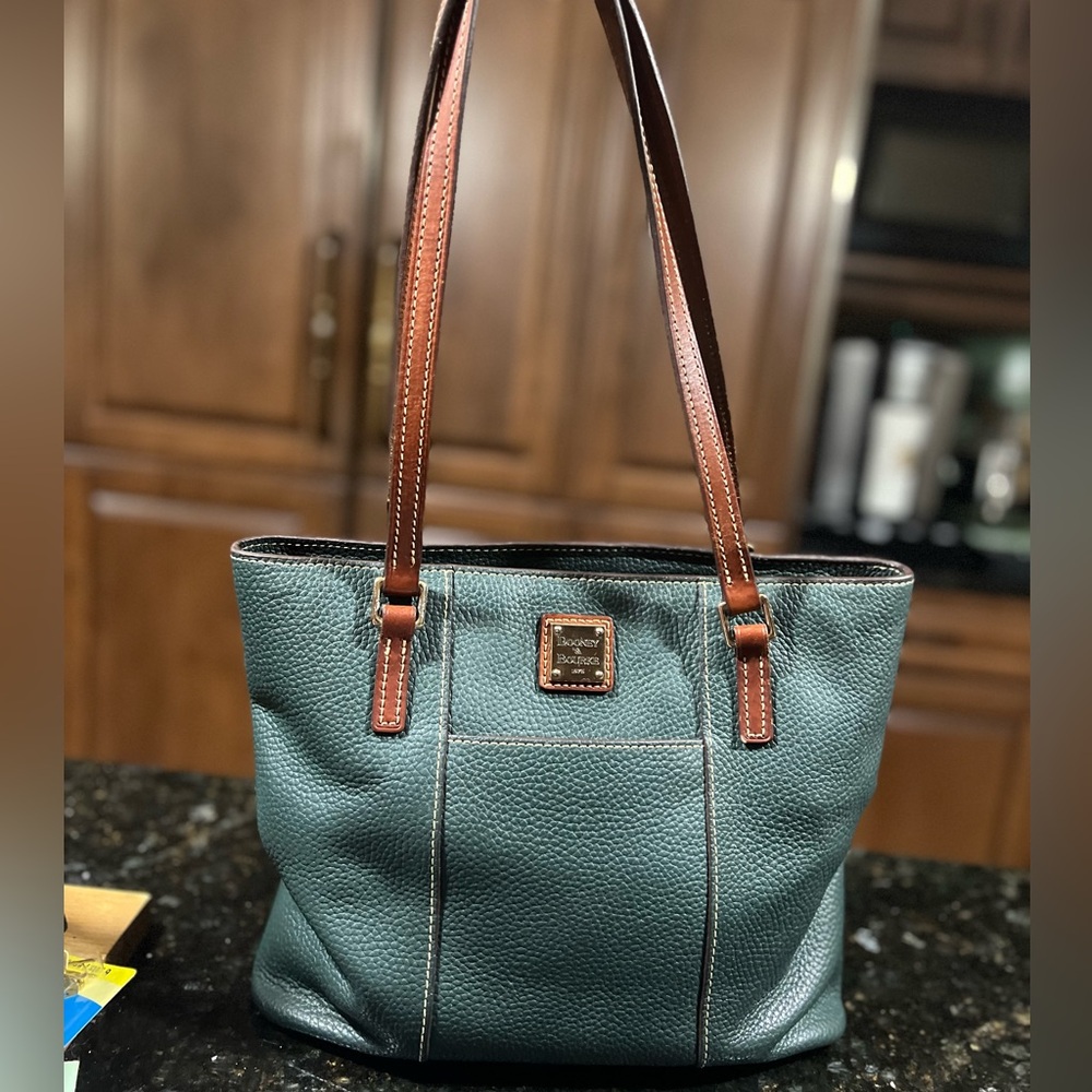 Beautiful Hunter green Dooney & Bourke Lexington purse